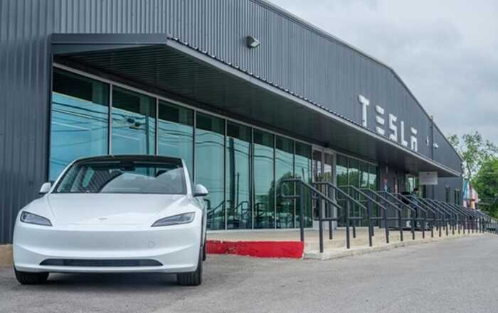 Tesla   125  